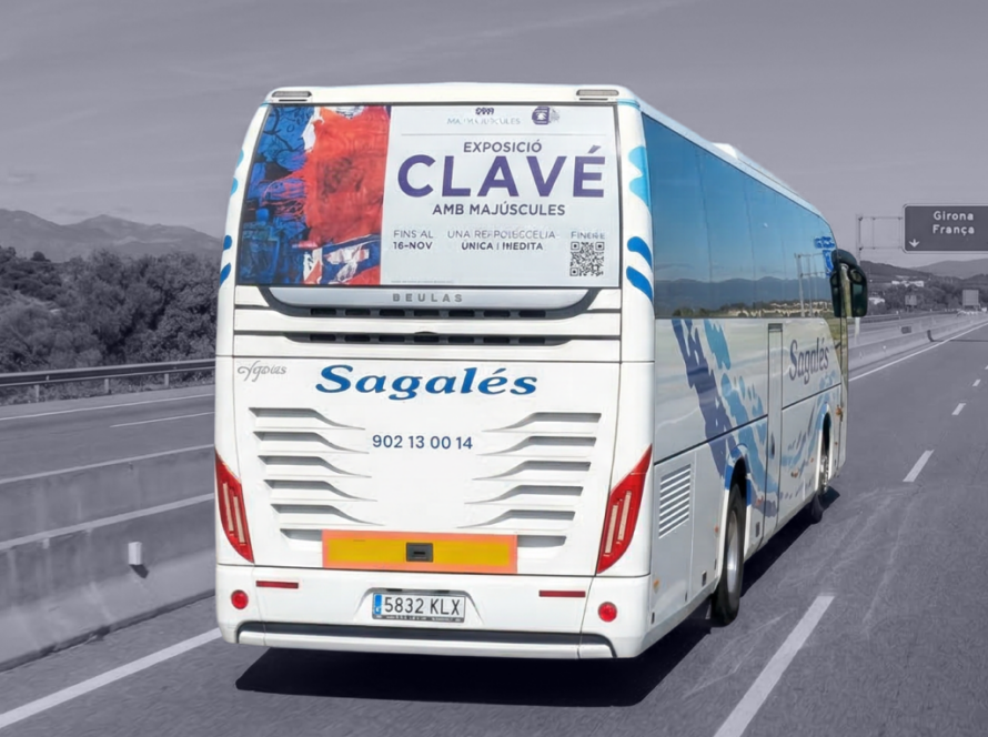 Publicitat en autobusos Aeroport Barcelona Girona Figueres amb campanya de publicitat exterior en moviment